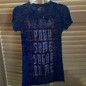 Def Leppard tshirt